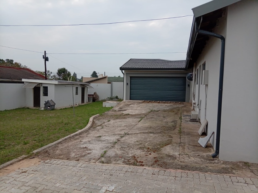 4 Bedroom Property for Sale in Northcrest Eastern Cape